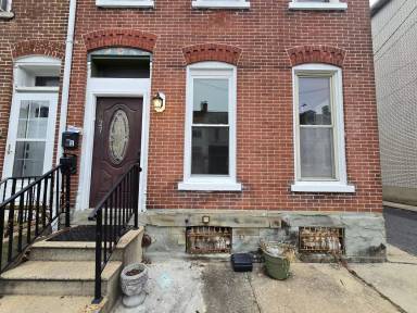 Main picture of 127 N 12th St