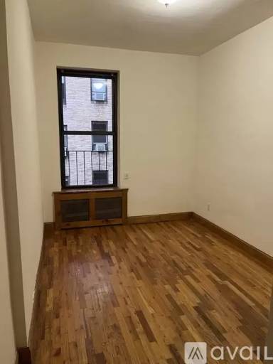 Main picture of 203 W 85th St