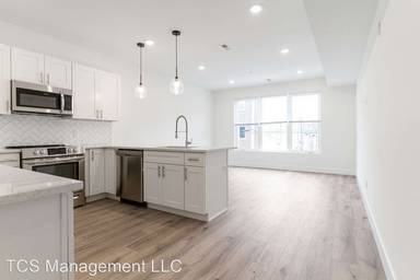 Main picture of 2409 W Thompson St