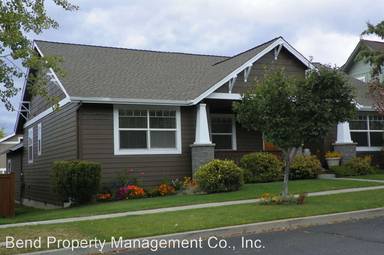 Main picture of 2908 NE Red Oak Dr