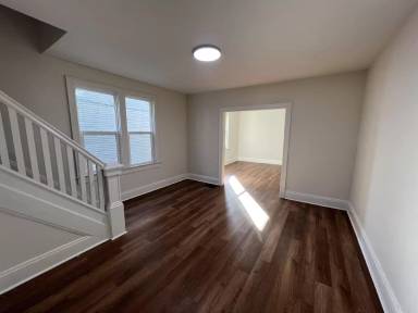 Main picture of 1094 Parsons Avenue