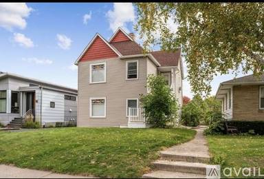 Main picture of 3551 2nd St NE