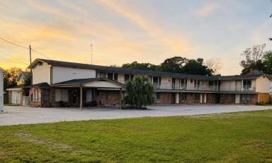 Main picture of 1505 Highway 17