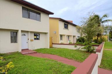 Main picture of 2385 NE 171st St