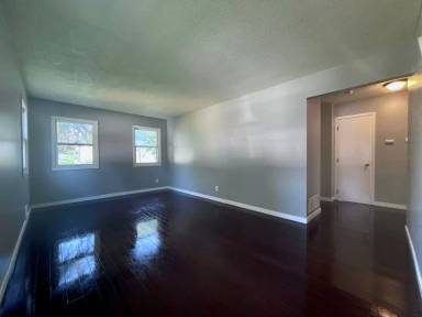 Main picture of 249 Winifred St E