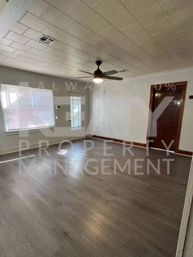 Main picture of 128 Alex St