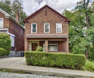 Main picture of 1067 Flemington St
