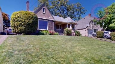Main picture of 2605 NE 9th Ave