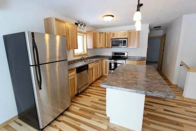 Main picture of 902 3rd Ave N