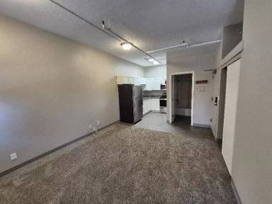 Main picture of 301 N Riverfront Dr