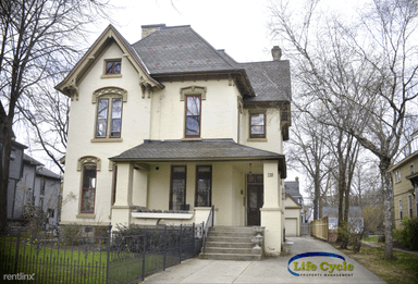 Main picture of 139 Prospect Ave NE