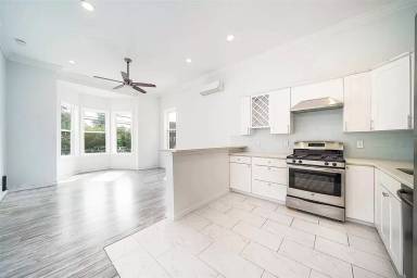 Main picture of 71 Palisade Ave