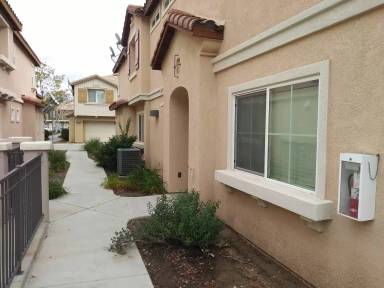 Main picture of 15645 Lasselle St
