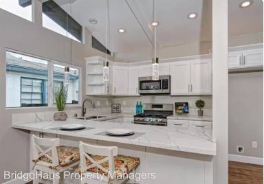 Main picture of 670 Pyramid St