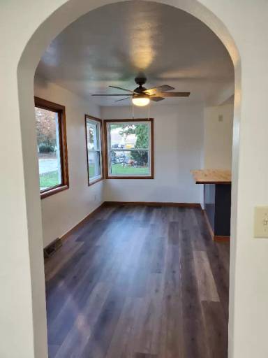Main picture of 215 Milwaukee St