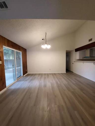 Main picture of 7855 Winding Way