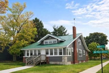 Main picture of 2057 Maple Ave