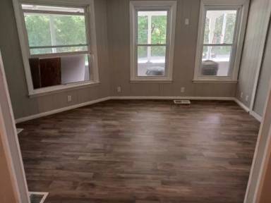 Main picture of 335 Main St