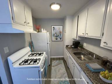 Main picture of 150 Gateway Ct