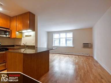 Main picture of 625 W Wrightwood Ave Apartments