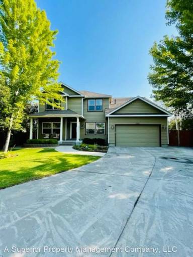 Main picture of 2328 NE Acorn Ct