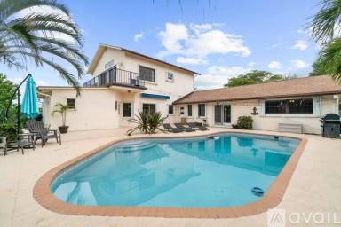 Main picture of 1324 N Lakeside Dr