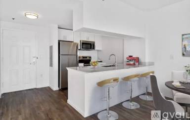 Main picture of 326 Grove St