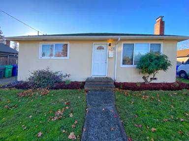 Main picture of 9134 NE Irving St