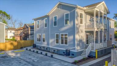 Main picture of 195 Romney St