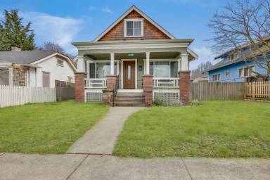 Main picture of 4633 S Park Ave