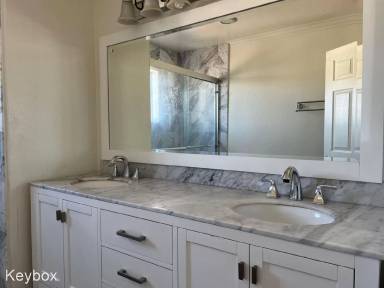 Main picture of 6645 W 86th Pl