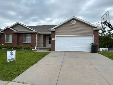 Main picture of 7801 S 21st St