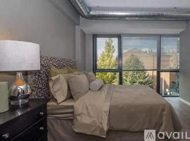 Main picture of 424 W Division St