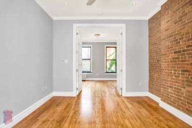 Main picture of 722 10th Ave