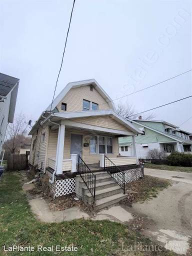Main picture of 948 White St
