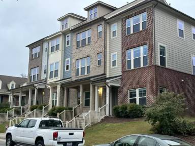 Main picture of 574 Village Loop Dr