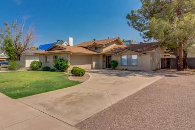 Main picture of 119 E Riviera Dr