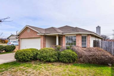 Main picture of 1208 Saddle Dr