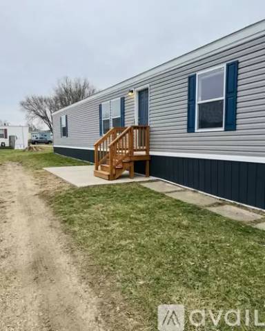 Main picture of 15 Pynes Dr