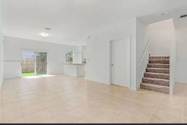 Main picture of 2605 SE 11th Ct