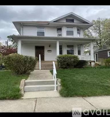 Main picture of 31 Irving Pl