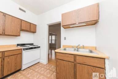 Main picture of 3517 N Racine Ave