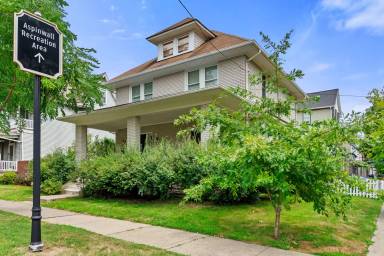Main picture of 300 Western Ave