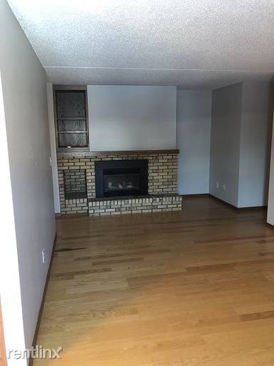 Main picture of 2349 Demores Dr S
