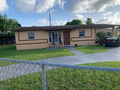 Main picture of 11800 SW 185th St