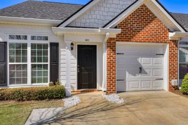 Main picture of 1903 Lauren Ln