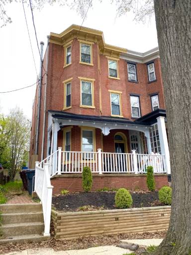 Main picture of 1413 N Harrison St