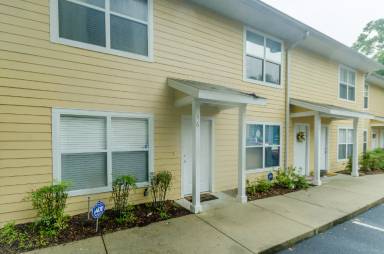 Main picture of 2636 SW 35th Pl