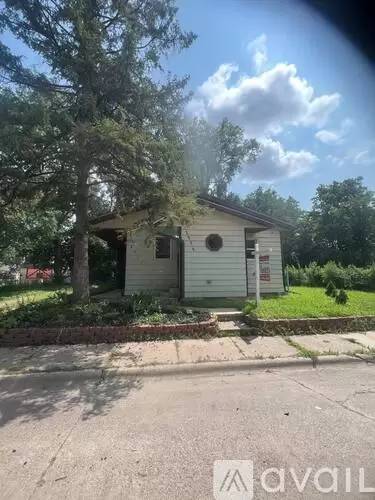 Main picture of 2520 Humboldt Ave N