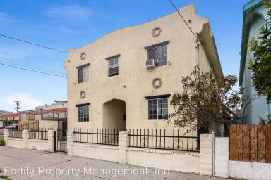 Main picture of 456 W 14th St